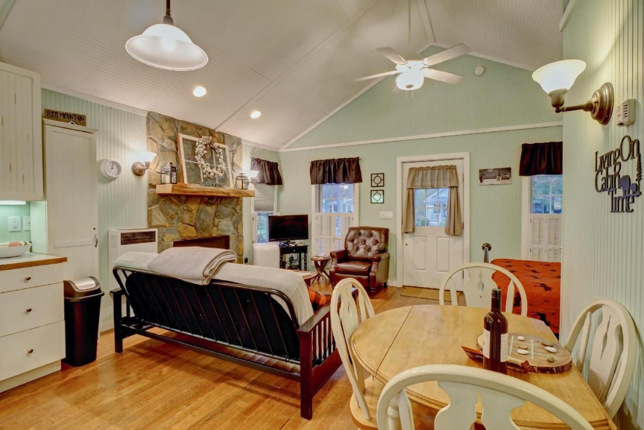 Linville River - Steps Away From The Banks Holiday home *