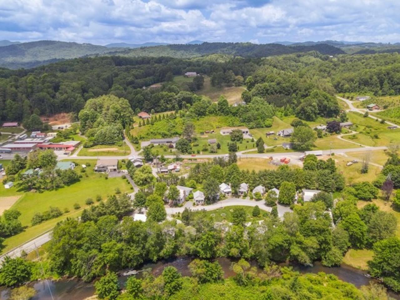 Holiday home Linville River - Steps Away From The Banks *